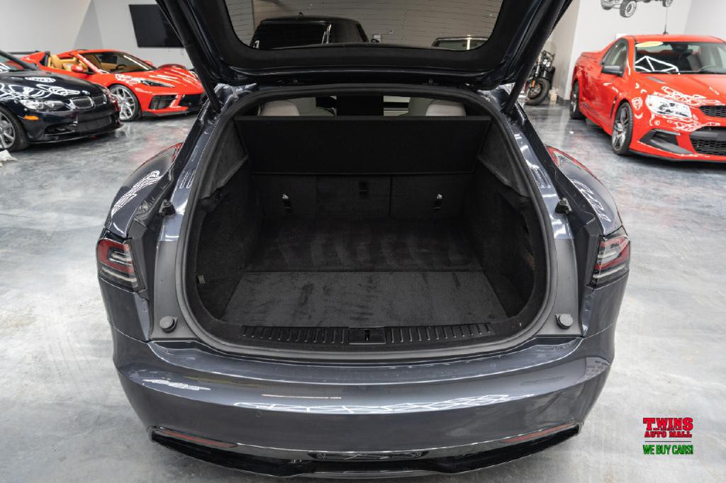 2022 Tesla Model S Image 14