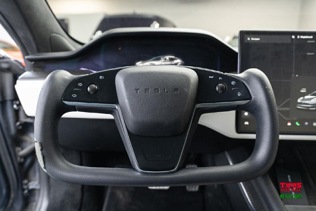 2022 Tesla Model S Image 18