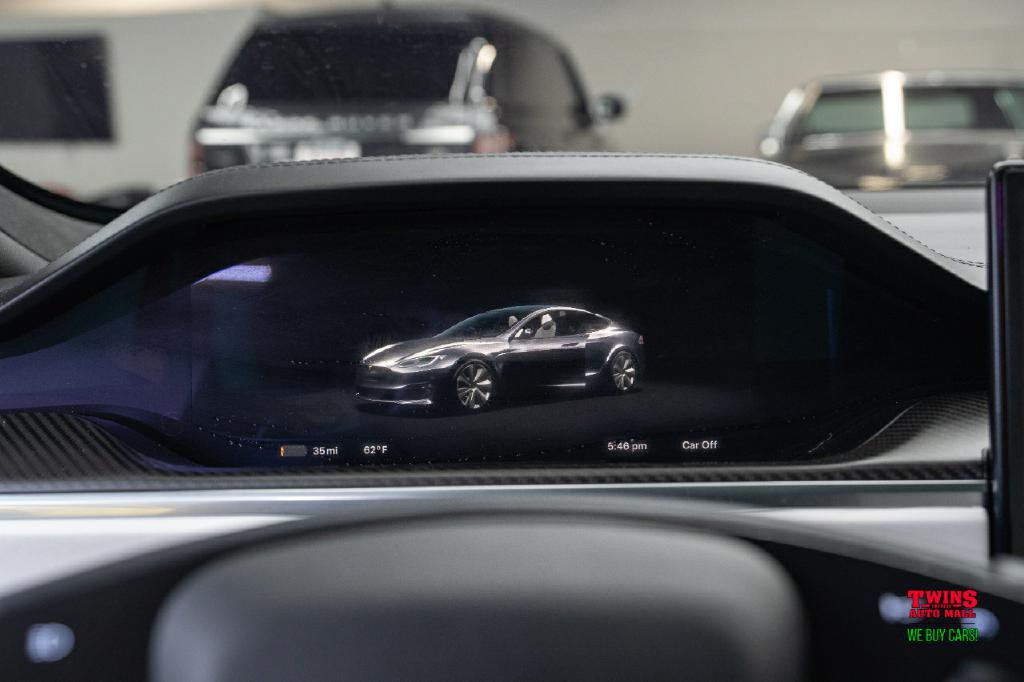 2022 Tesla Model S Image 19