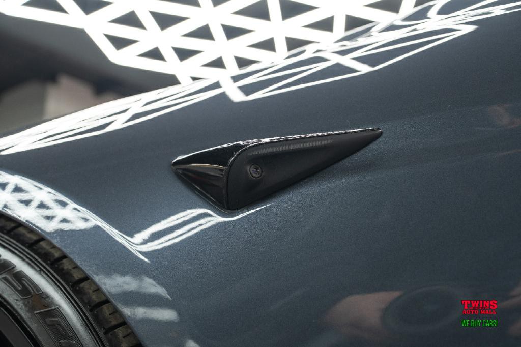 2022 Tesla Model S Image 27