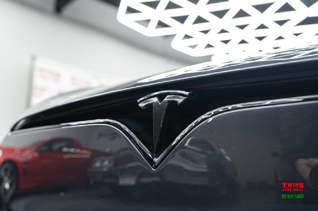 2022 Tesla Model S Image 36