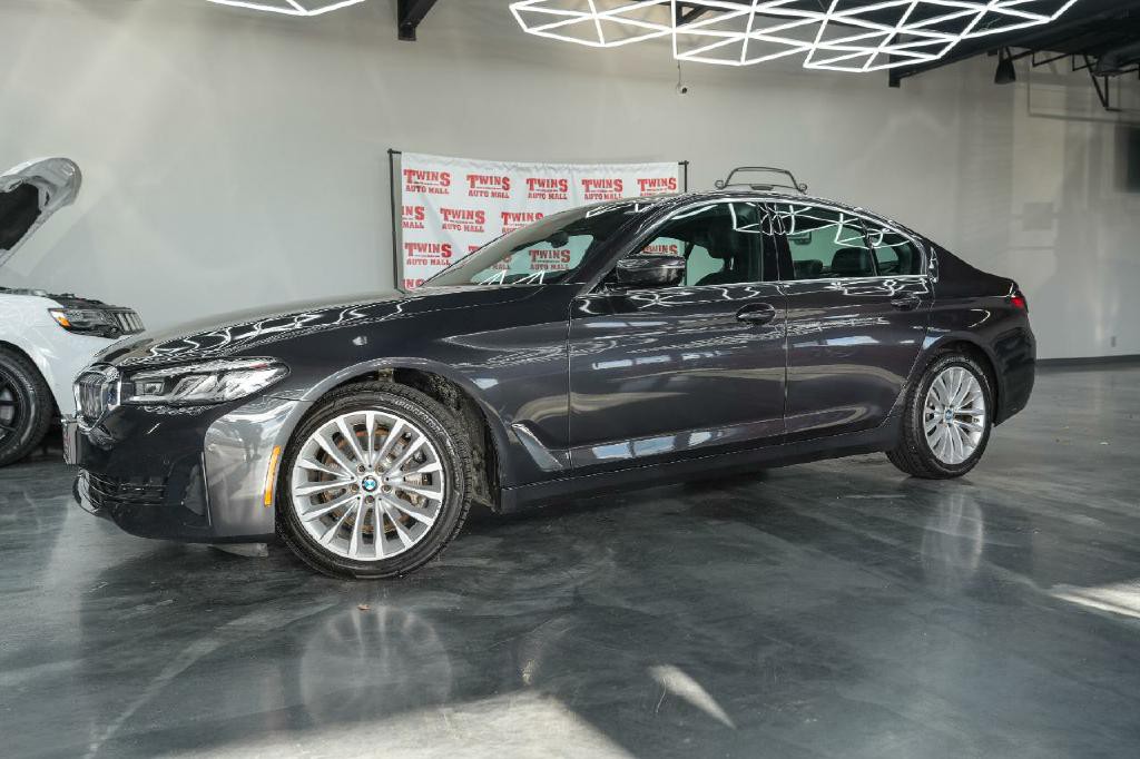 2021 BMW 5 Series Image 2