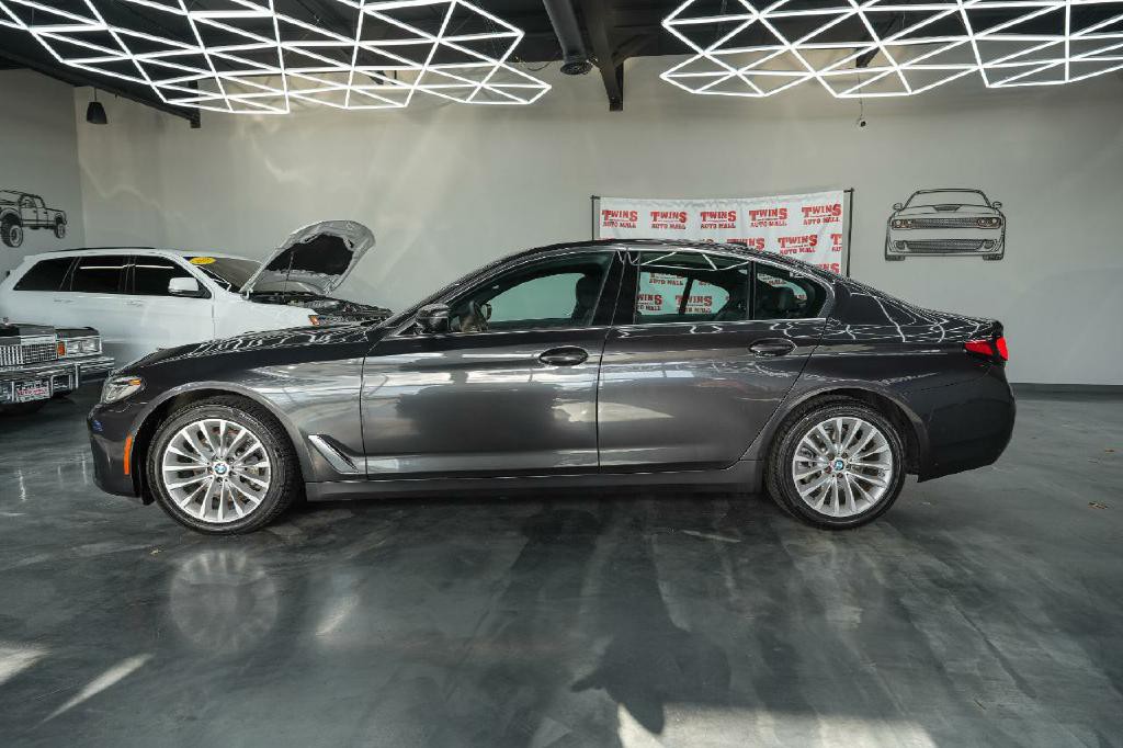 2021 BMW 5 Series Image 3