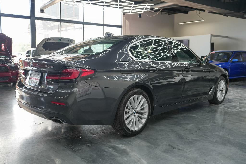 2021 BMW 5 Series Image 6