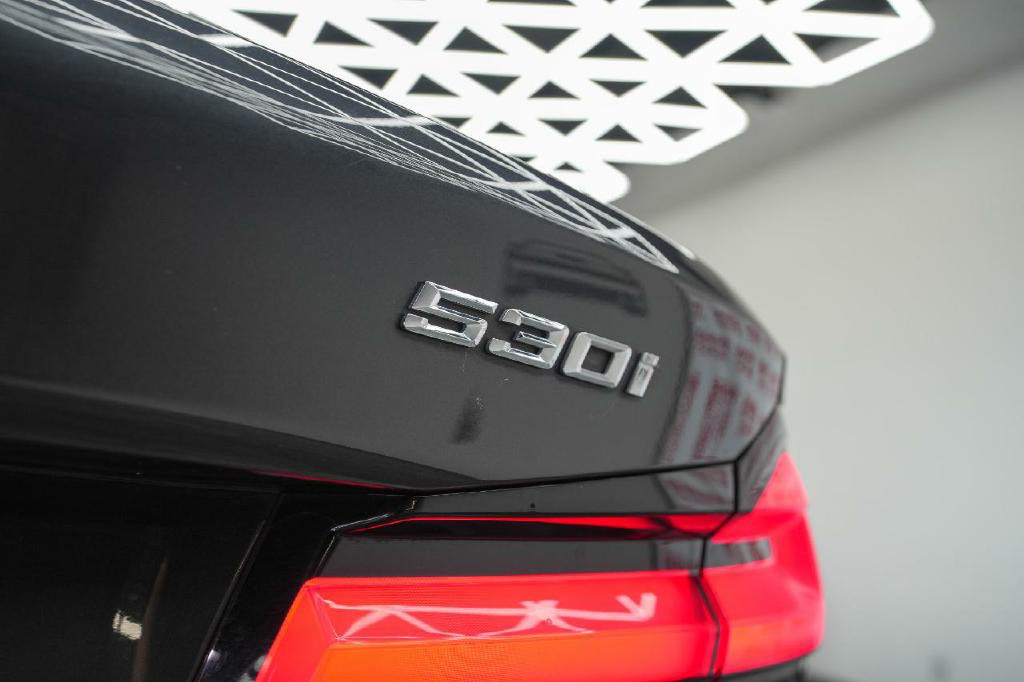 2021 BMW 5 Series Image 25