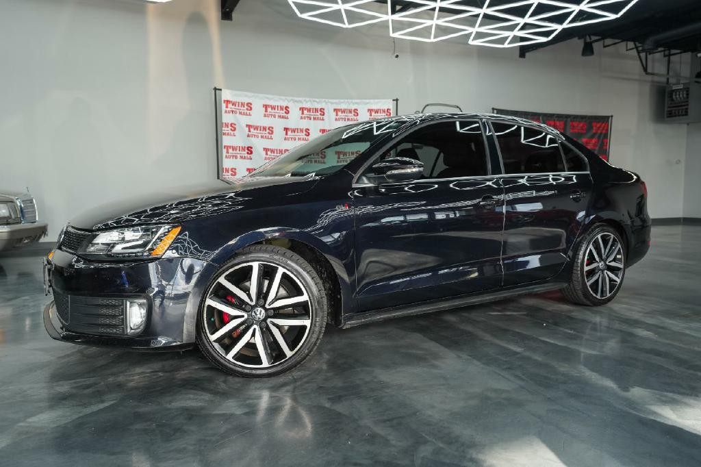 2013 Volkswagen Jetta Image 2