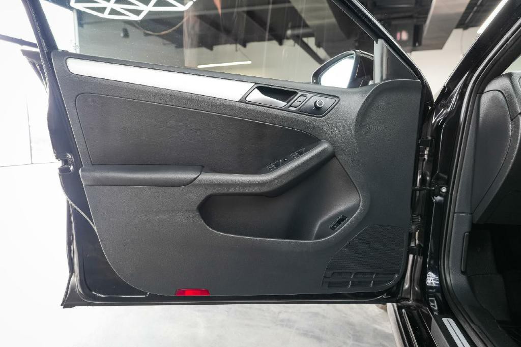 2013 Volkswagen Jetta Image 10