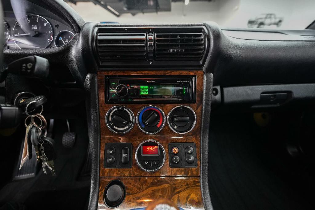 2002 BMW Z3 Image 17