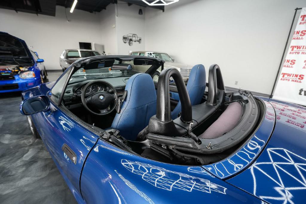 2002 BMW Z3 Image 22