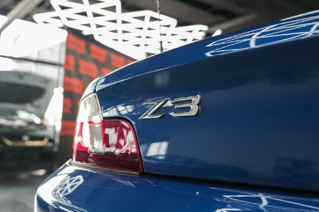2002 BMW Z3 Image 24