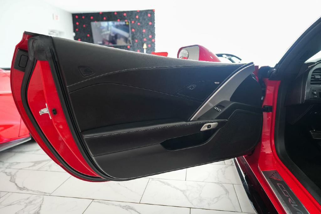 2015 Chevrolet Corvette Image 10