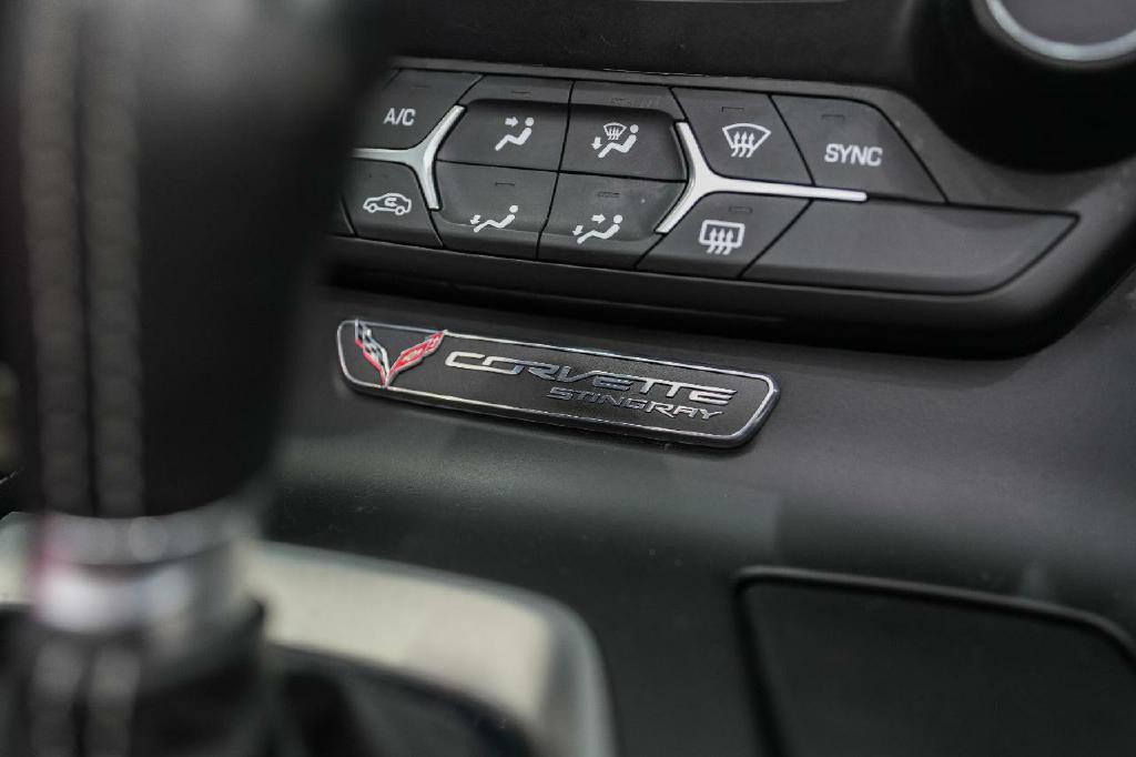 2015 Chevrolet Corvette Image 18