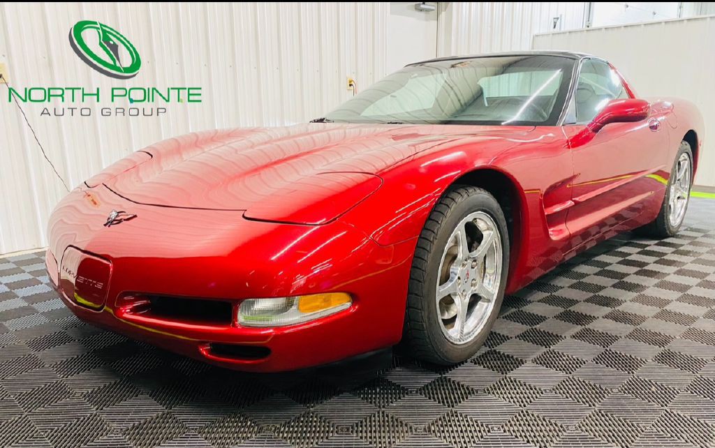 2004 Chevrolet Corvette Image 1