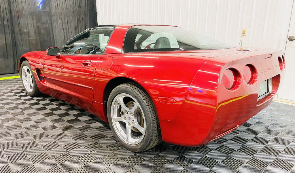2004 Chevrolet Corvette Image 5