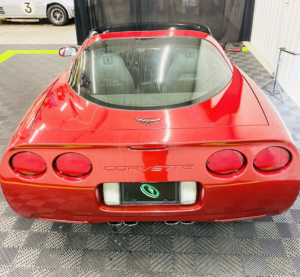 2004 Chevrolet Corvette Image 7