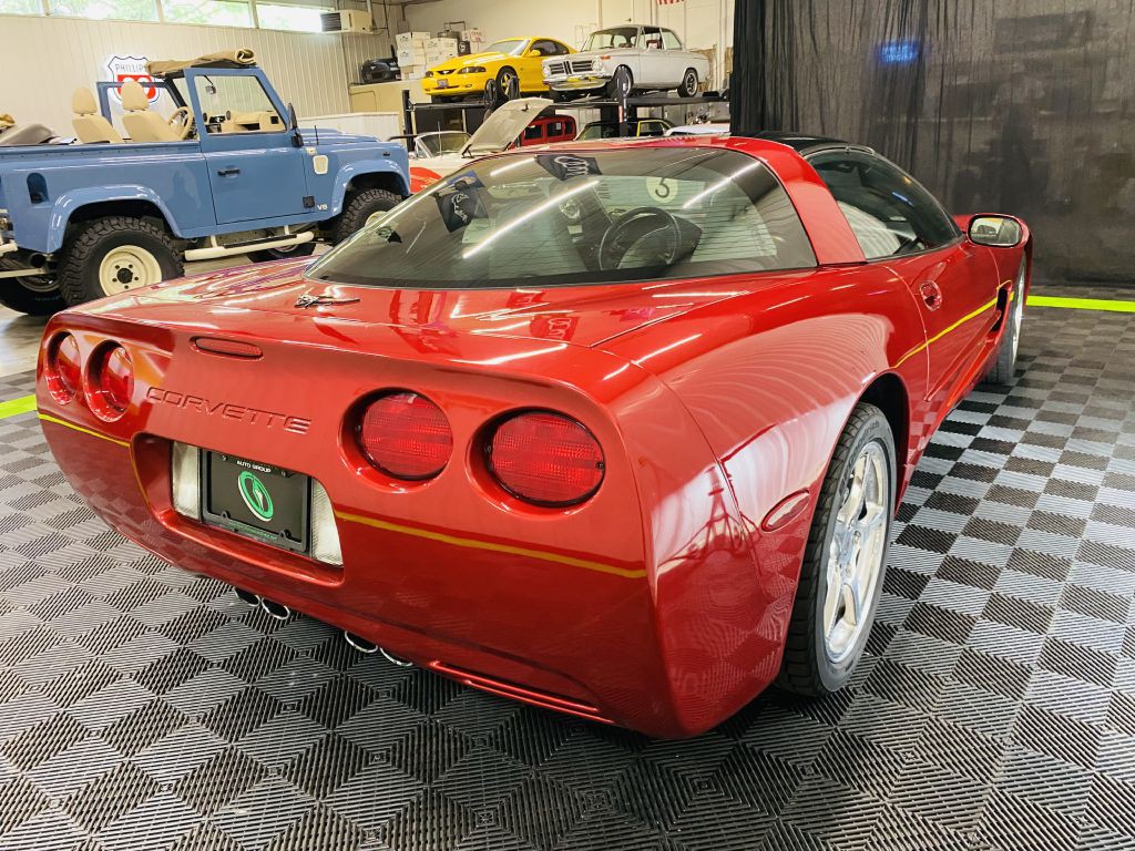 2004 Chevrolet Corvette Image 8