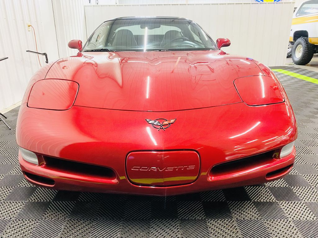 2004 Chevrolet Corvette Image 10