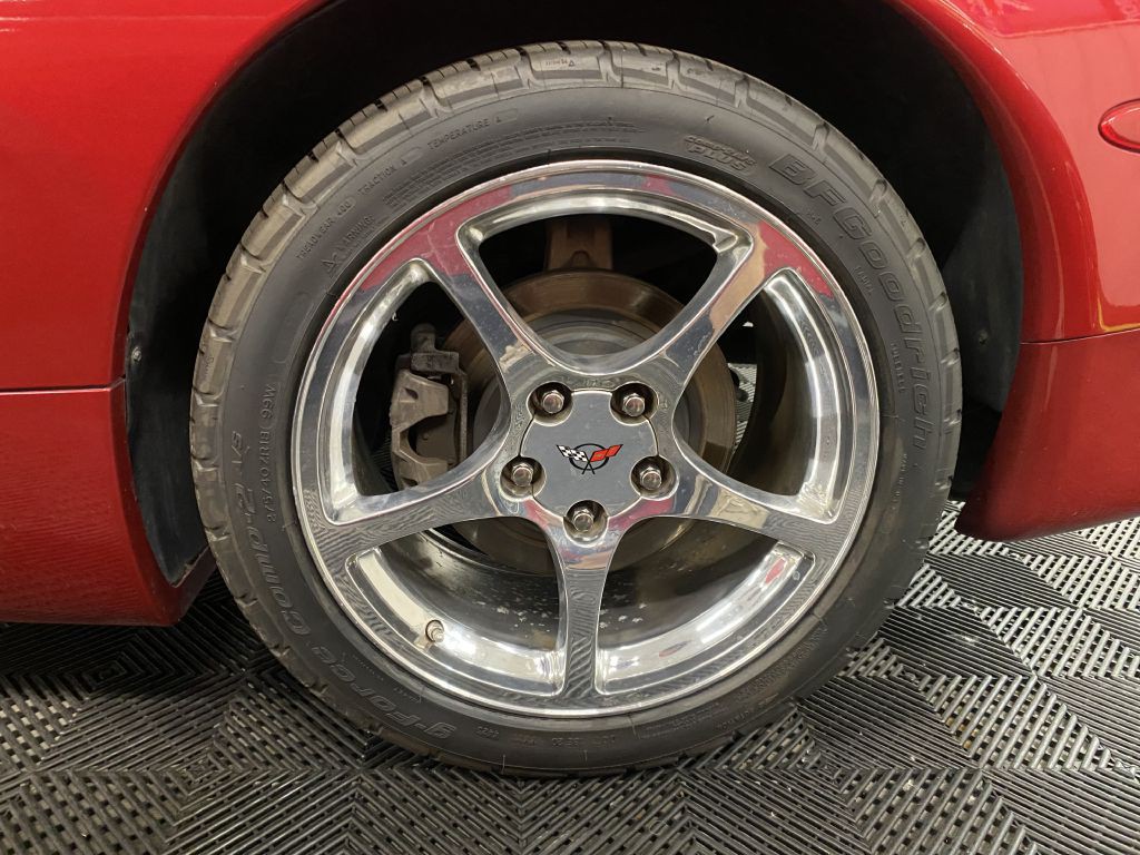 2004 Chevrolet Corvette Image 15