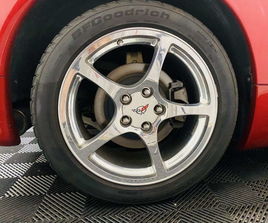 2004 Chevrolet Corvette Image 16