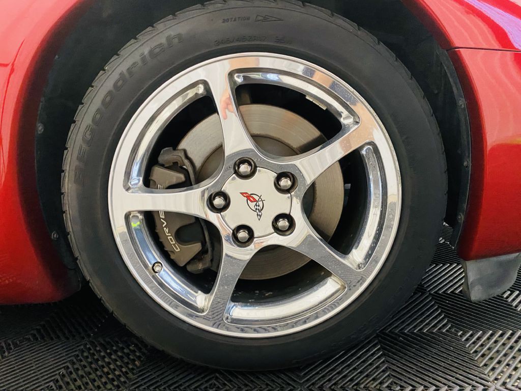 2004 Chevrolet Corvette Image 17