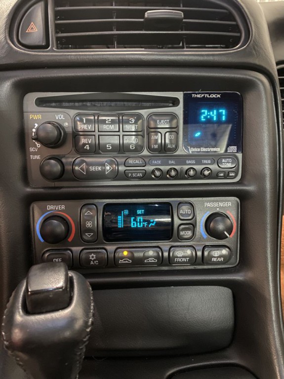 2004 Chevrolet Corvette Image 19