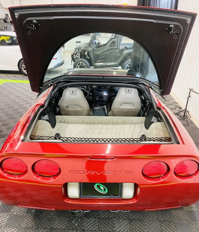 2004 Chevrolet Corvette Image 27