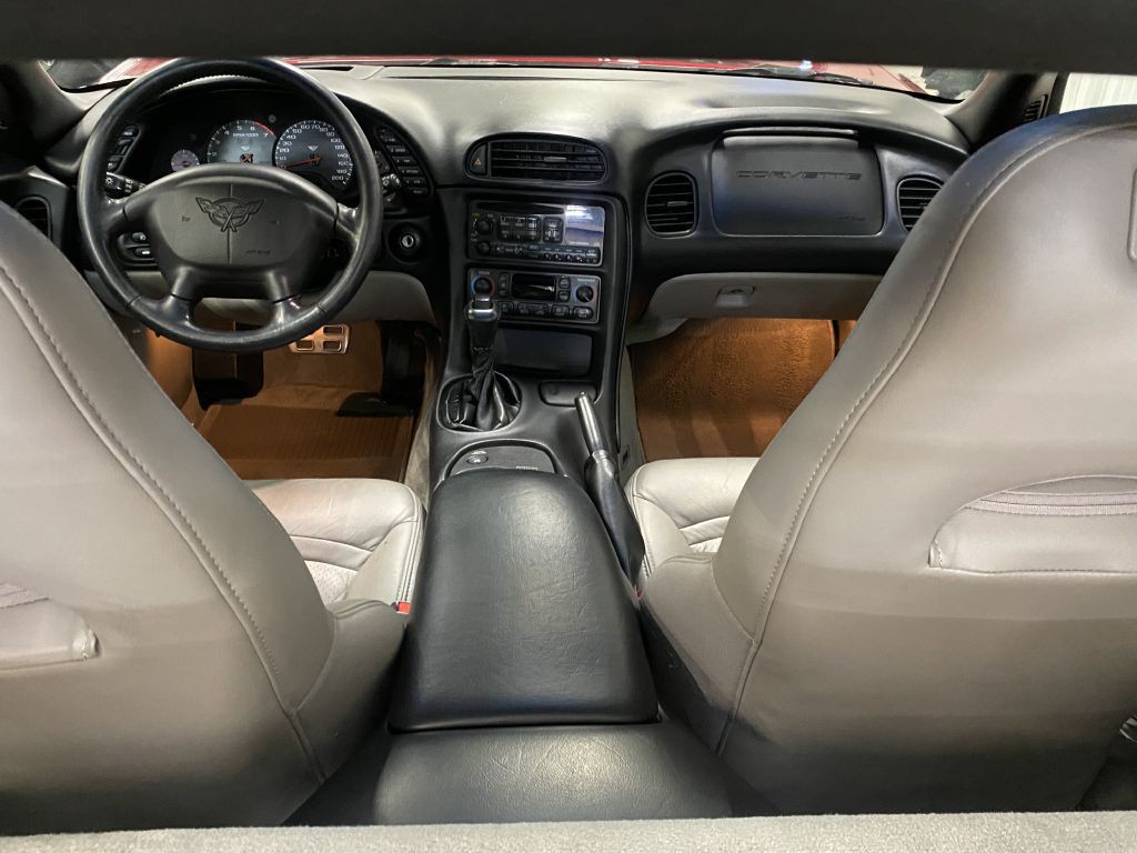 2004 Chevrolet Corvette Image 29
