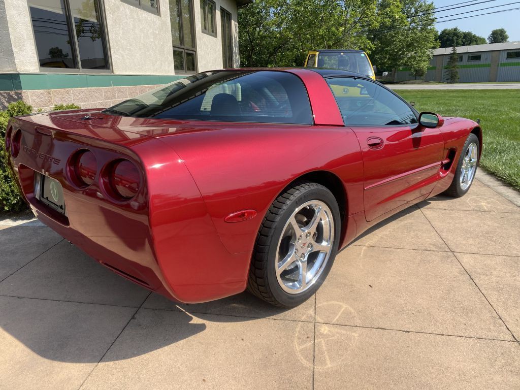 2004 Chevrolet Corvette Image 35
