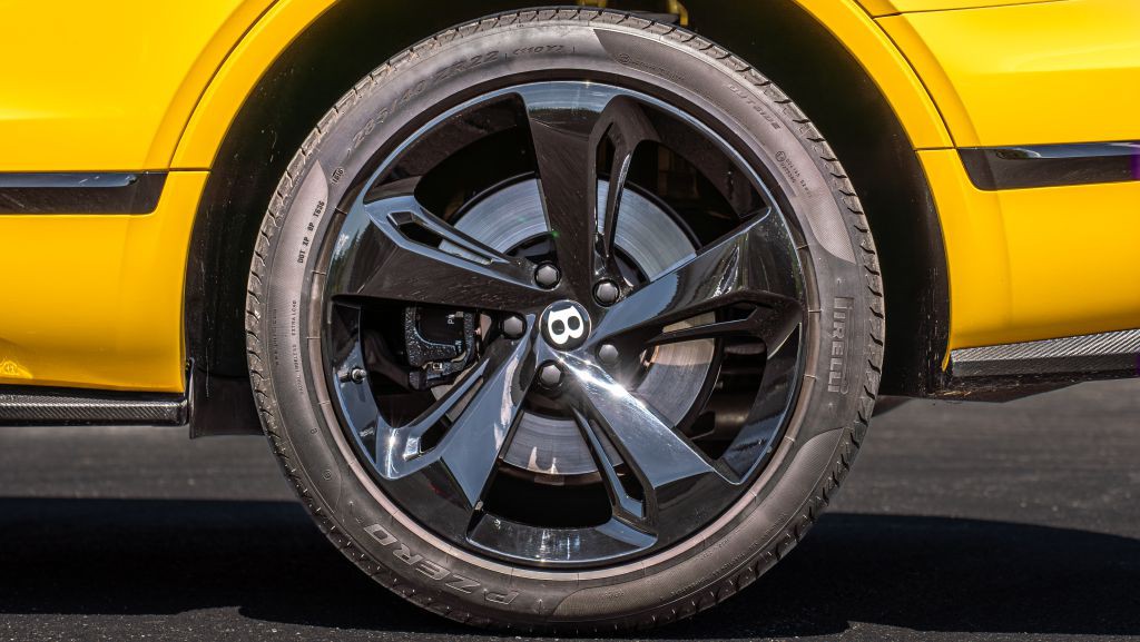 2019 Bentley Bentayga Image 11