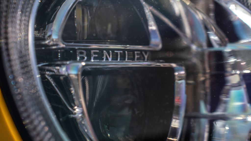 2019 Bentley Bentayga Image 16