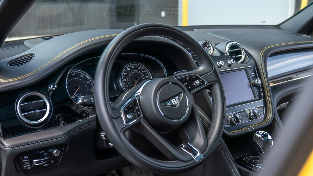 2019 Bentley Bentayga Image 25