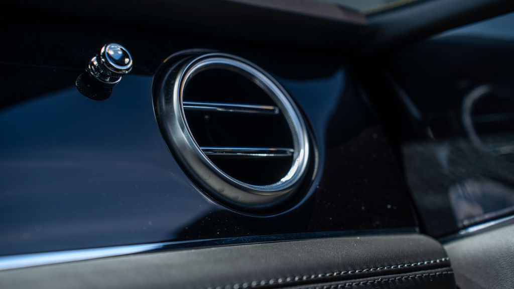 2019 Bentley Bentayga Image 52