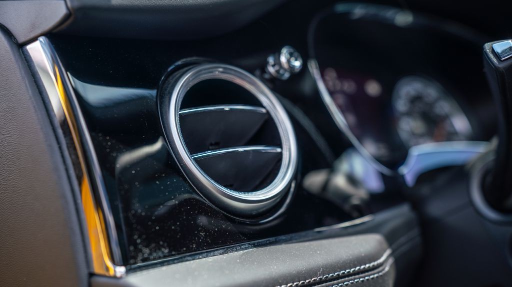 2019 Bentley Bentayga Image 59