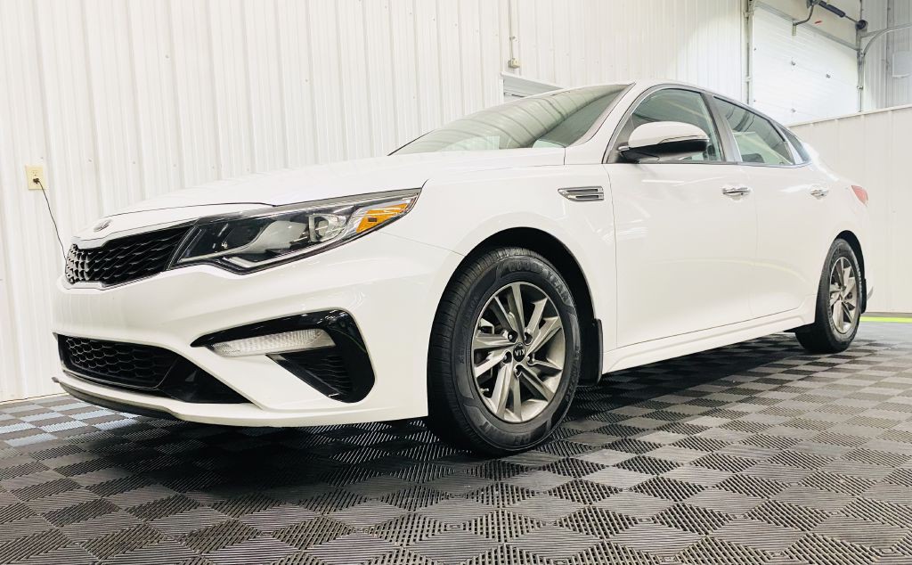 2019 Kia Optima Image 1