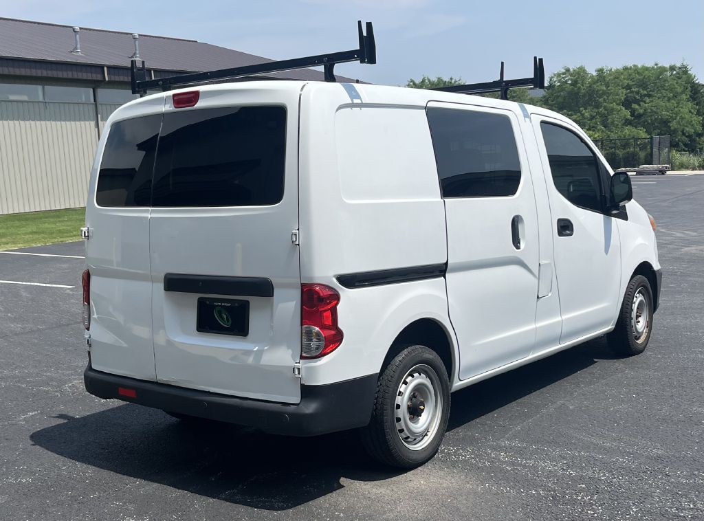 2016 Chevrolet Express Image 7