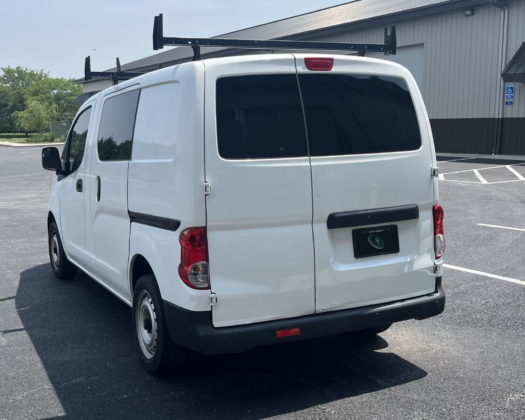2016 Chevrolet Express Image 9