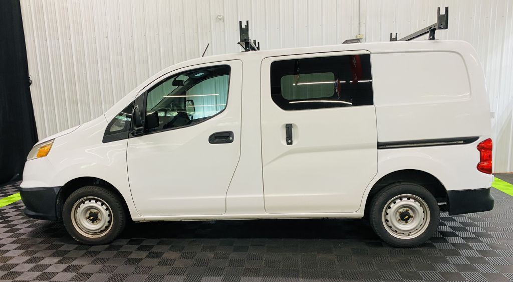 2016 Chevrolet Express Image 16