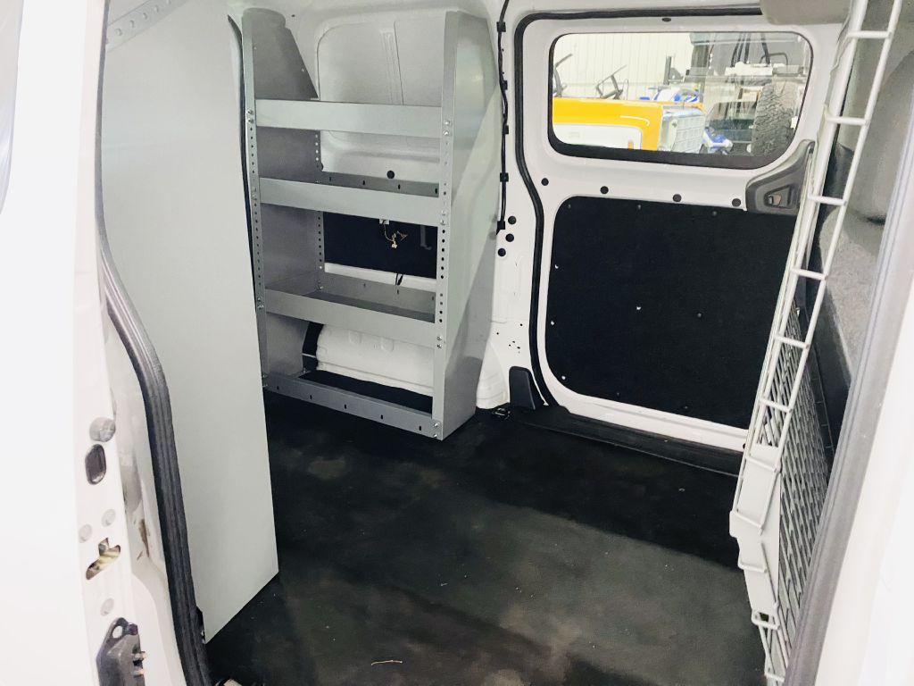 2016 Chevrolet Express Image 28