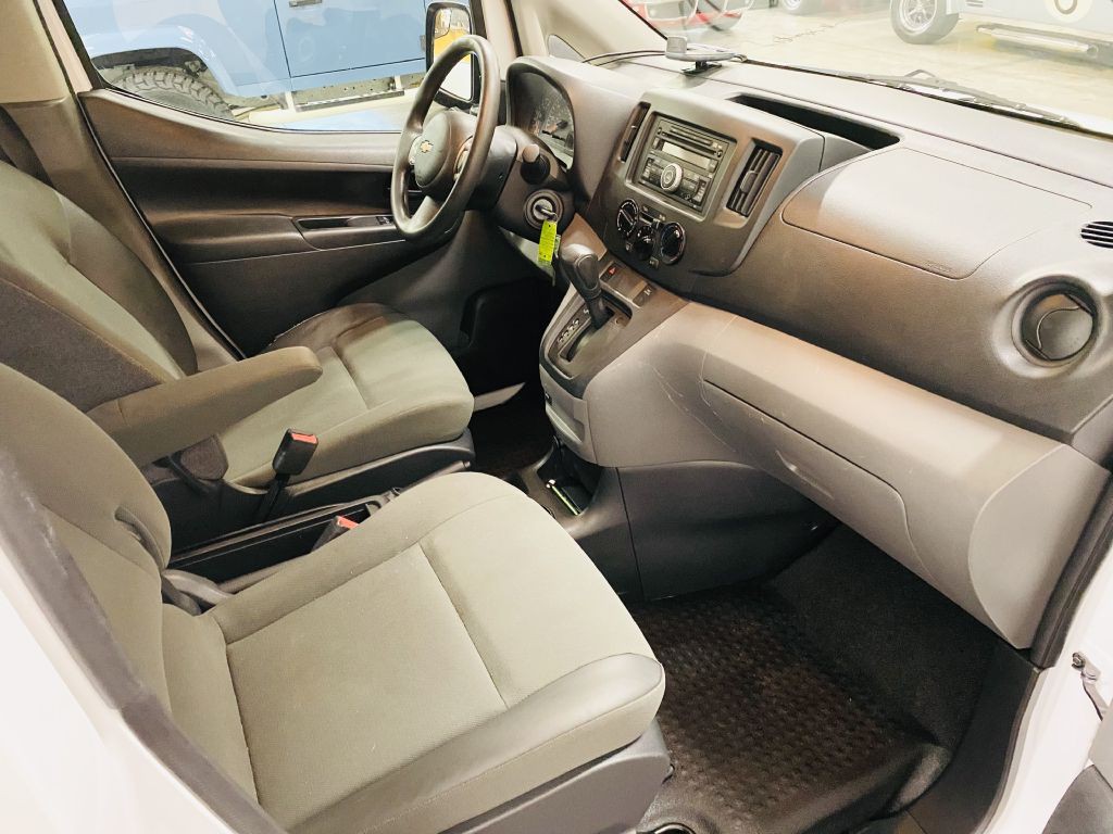 2016 Chevrolet Express Image 31