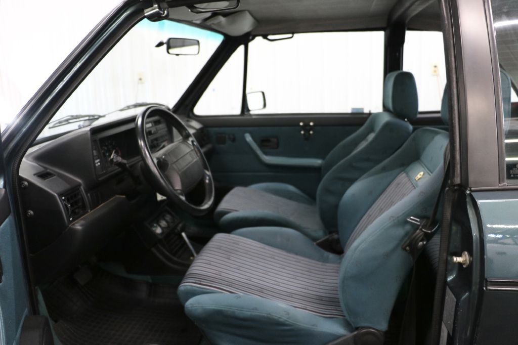 1991 Volkswagen Cabriolet Image 11