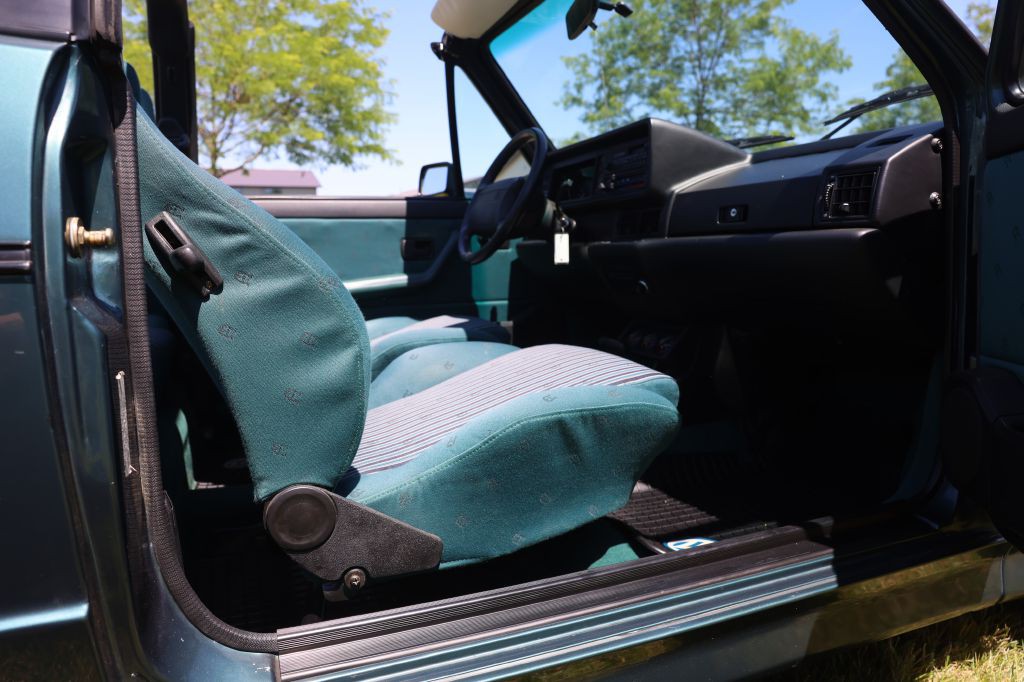 1991 Volkswagen Cabriolet Image 14