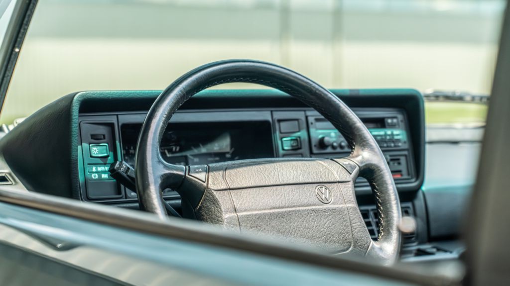 1991 Volkswagen Cabriolet Image 24