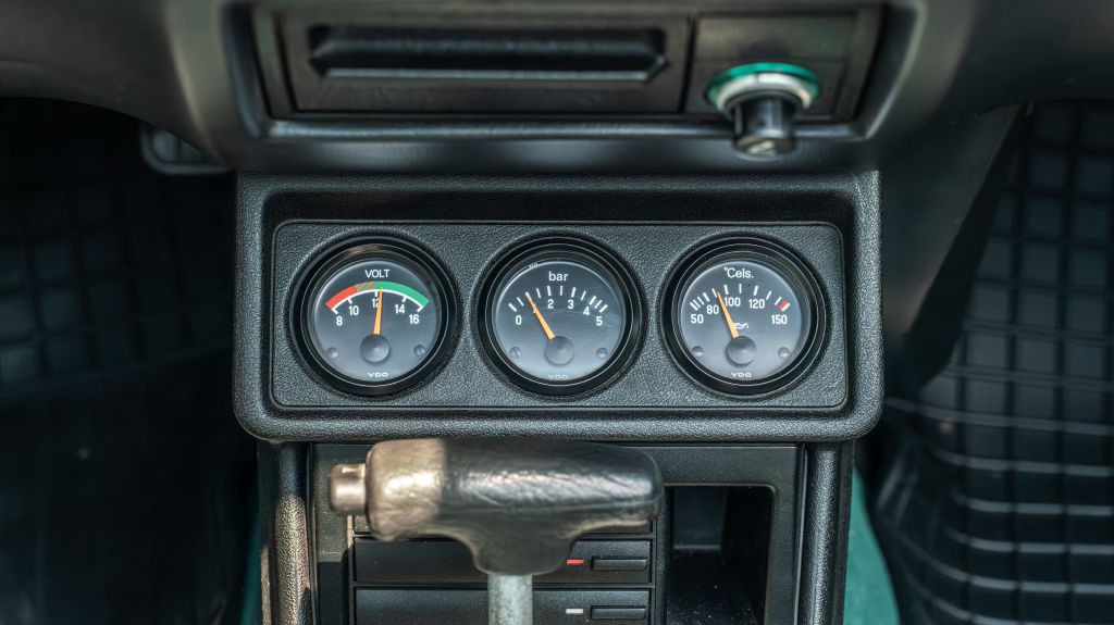 1991 Volkswagen Cabriolet Image 28