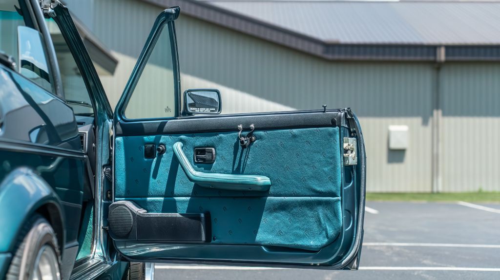 1991 Volkswagen Cabriolet Image 29