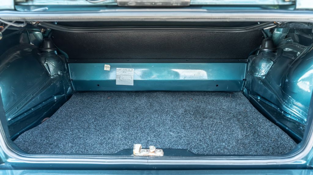 1991 Volkswagen Cabriolet Image 34