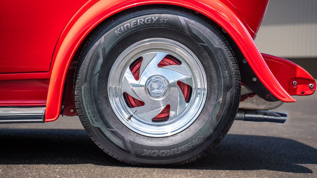 1932 Ford Custom Image 11