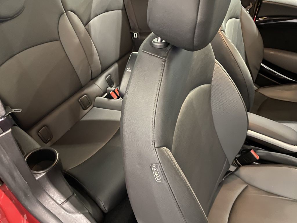 2010 MINI Cooper Image 15