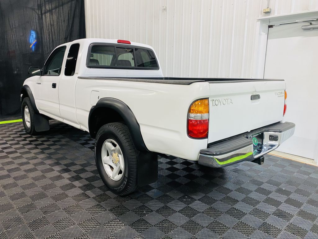 2001 Toyota Tacoma Image 4