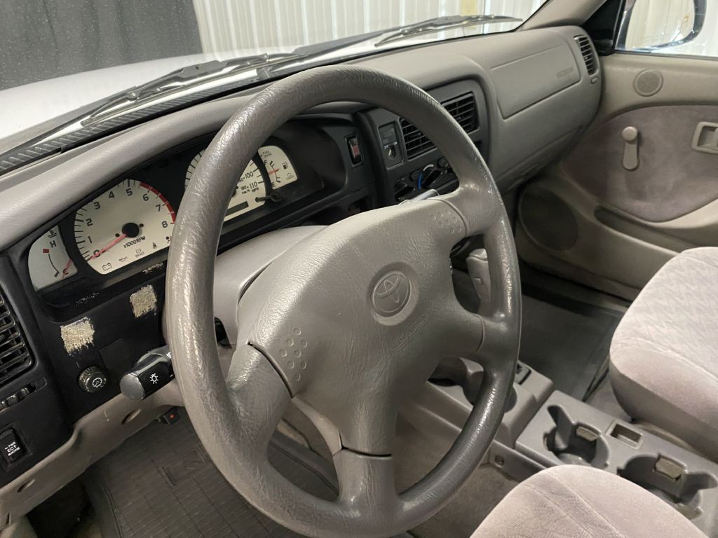 2001 Toyota Tacoma Image 17