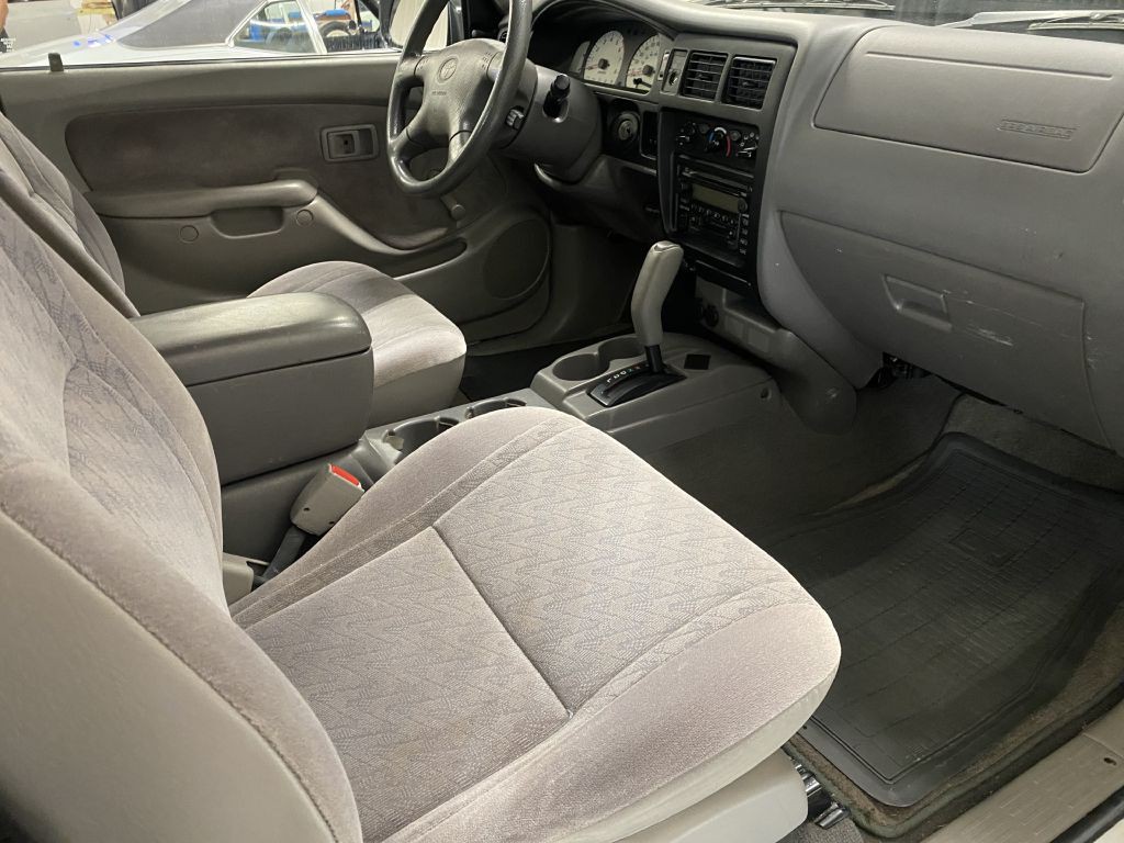 2001 Toyota Tacoma Image 19